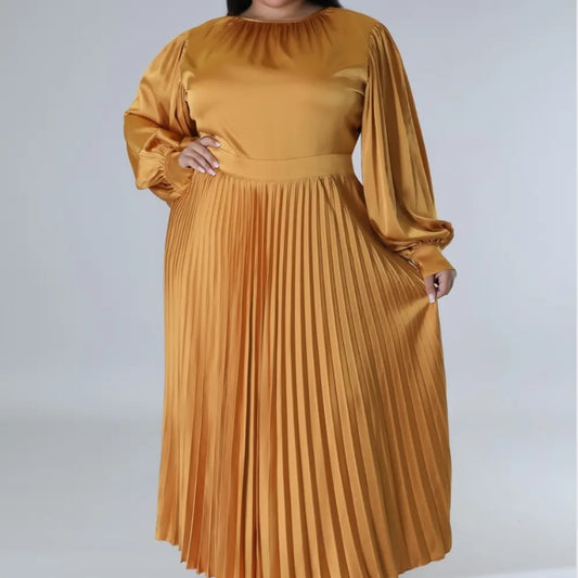 Curvy - Pretty in Pleats